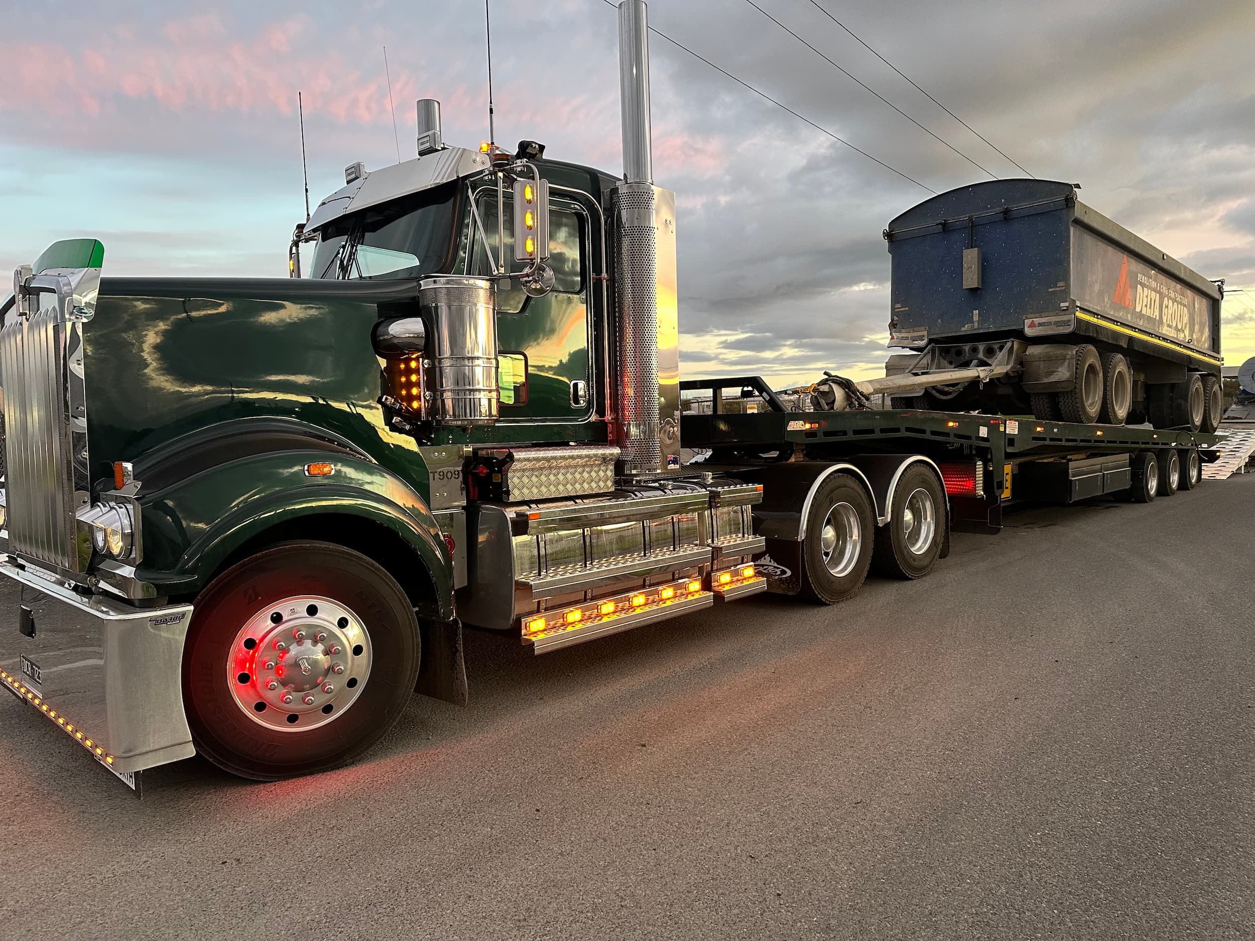 ALL TOW Kenworth tilt tray hauling prime mover trailer